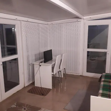 поморие1 Apartman *